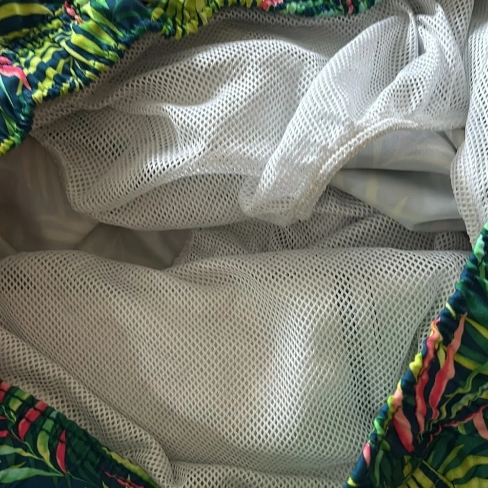 Lands’ End Swim Trunk Mesh Lining Boys 18/20 Husky Green Fern Print Pockets 8.5”